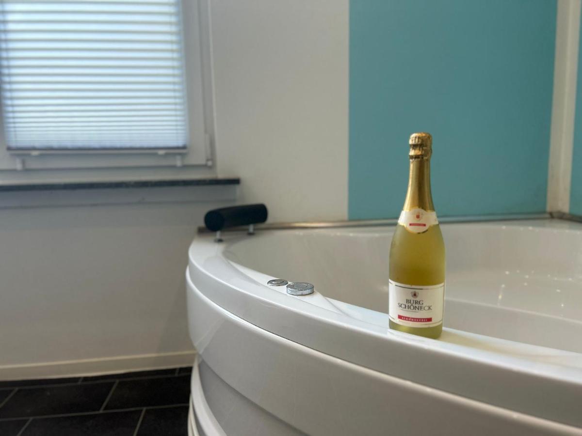 Gemuetliches Familienhaus - Fuehlt Euch Wohl Apartman Oldenburg Kültér fotó